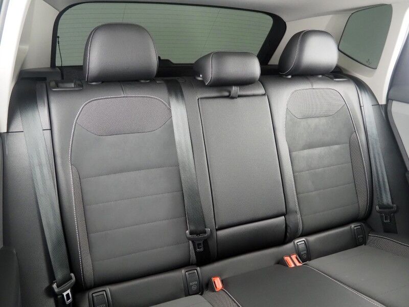 2023 Volkswagen Taos SE *ADAPTIVE CRUISE, SAFETY ALERTS, DIGITAL COCKPIT, BACKUP-CAMERA, COLOR TOUCHSCREEN, HEATED SEATS/STEERING, REMOTE START, KEYLESS ENTRY, WIRELESS CHARGING, ANDROID & APPLE Round Rock TX