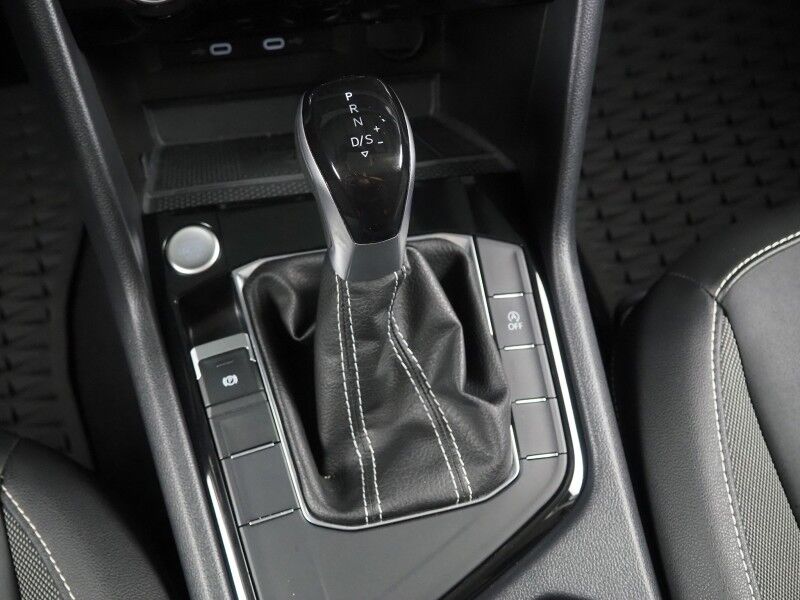 2023 Volkswagen Taos SE *ADAPTIVE CRUISE, SAFETY ALERTS, DIGITAL COCKPIT, BACKUP-CAMERA, COLOR TOUCHSCREEN, HEATED SEATS/STEERING, REMOTE START, KEYLESS ENTRY, WIRELESS CHARGING, ANDROID & APPLE Round Rock TX
