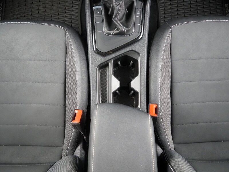 2023 Volkswagen Taos SE *PANORAMA MOONROOF, ADAPTIVE CRUISE, SAFETY ALERTS, DIGITAL COCKPIT, BACKUP-CAMERA, COLOR TOUCHSCREEN, HEATED SEATS/STEERING, REMOTE START, KEYLESS ENTRY, WIRELESS CHARGING, ANDROID & APPLE Round Rock TX