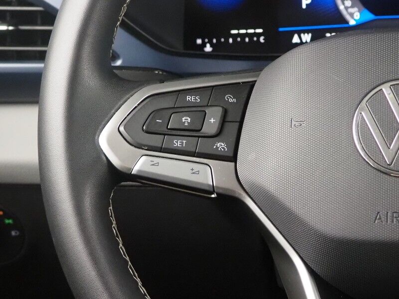 2023 Volkswagen Taos SE *PANORAMA MOONROOF, ADAPTIVE CRUISE, SAFETY ALERTS, DIGITAL COCKPIT, BACKUP-CAMERA, COLOR TOUCHSCREEN, HEATED SEATS/STEERING, REMOTE START, KEYLESS ENTRY, WIRELESS CHARGING, ANDROID & APPLE Round Rock TX