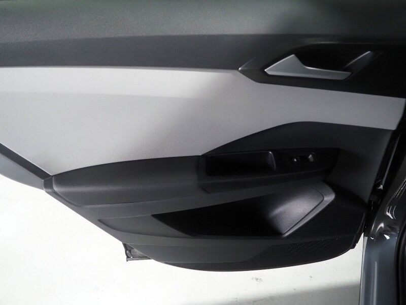 2023 Volkswagen Taos SE *PANORAMA MOONROOF, ADAPTIVE CRUISE, SAFETY ALERTS, DIGITAL COCKPIT, BACKUP-CAMERA, COLOR TOUCHSCREEN, HEATED SEATS/STEERING, REMOTE START, KEYLESS ENTRY, WIRELESS CHARGING, ANDROID & APPLE Round Rock TX