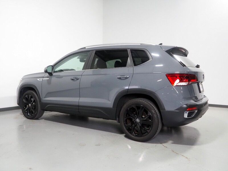 2023 Volkswagen Taos SE *PANORAMA MOONROOF, ADAPTIVE CRUISE, SAFETY ALERTS, DIGITAL COCKPIT, BACKUP-CAMERA, COLOR TOUCHSCREEN, HEATED SEATS/STEERING, REMOTE START, KEYLESS ENTRY, WIRELESS CHARGING, ANDROID & APPLE Round Rock TX