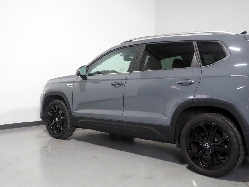 2023 Volkswagen Taos SE *PANORAMA MOONROOF, ADAPTIVE CRUISE, SAFETY ALERTS, DIGITAL COCKPIT, BACKUP-CAMERA, COLOR TOUCHSCREEN, HEATED SEATS/STEERING, REMOTE START, KEYLESS ENTRY, WIRELESS CHARGING, ANDROID & APPLE Round Rock TX