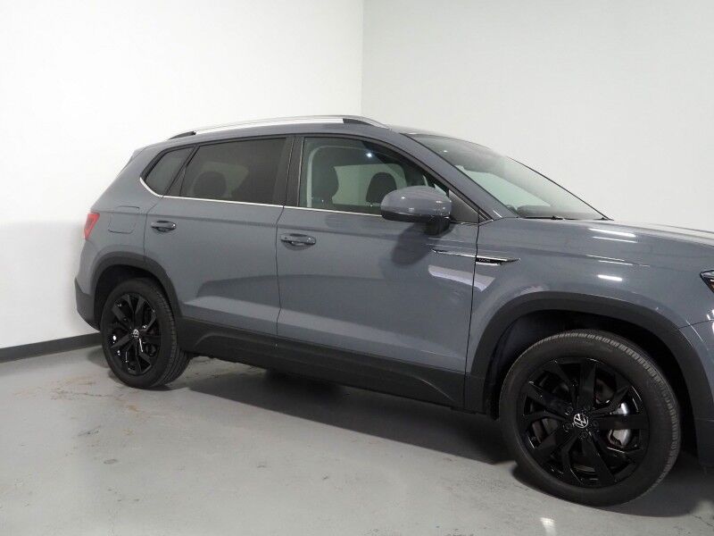 2023 Volkswagen Taos SE *PANORAMA MOONROOF, ADAPTIVE CRUISE, SAFETY ALERTS, DIGITAL COCKPIT, BACKUP-CAMERA, COLOR TOUCHSCREEN, HEATED SEATS/STEERING, REMOTE START, KEYLESS ENTRY, WIRELESS CHARGING, ANDROID & APPLE Round Rock TX
