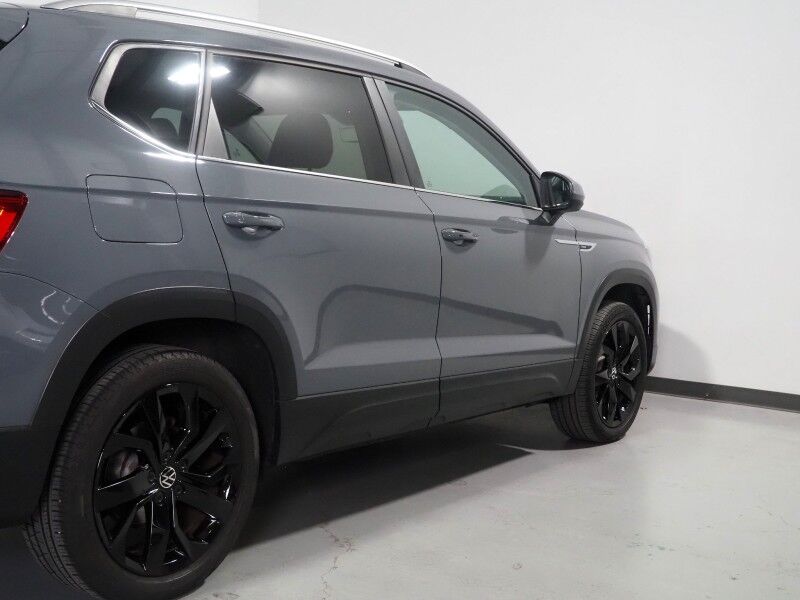 2023 Volkswagen Taos SE *PANORAMA MOONROOF, ADAPTIVE CRUISE, SAFETY ALERTS, DIGITAL COCKPIT, BACKUP-CAMERA, COLOR TOUCHSCREEN, HEATED SEATS/STEERING, REMOTE START, KEYLESS ENTRY, WIRELESS CHARGING, ANDROID & APPLE Round Rock TX