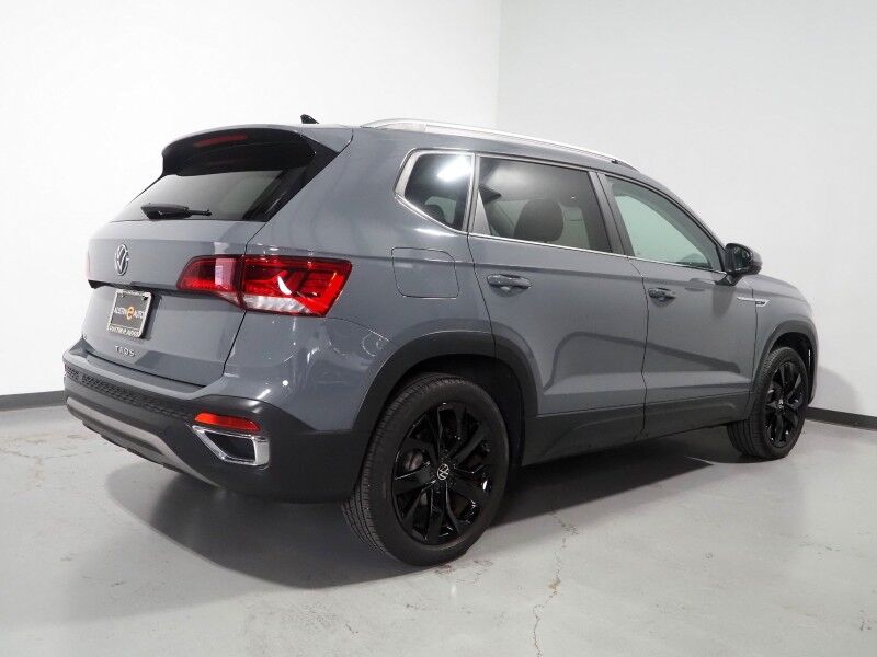 2023 Volkswagen Taos SE *PANORAMA MOONROOF, ADAPTIVE CRUISE, SAFETY ALERTS, DIGITAL COCKPIT, BACKUP-CAMERA, COLOR TOUCHSCREEN, HEATED SEATS/STEERING, REMOTE START, KEYLESS ENTRY, WIRELESS CHARGING, ANDROID & APPLE Round Rock TX