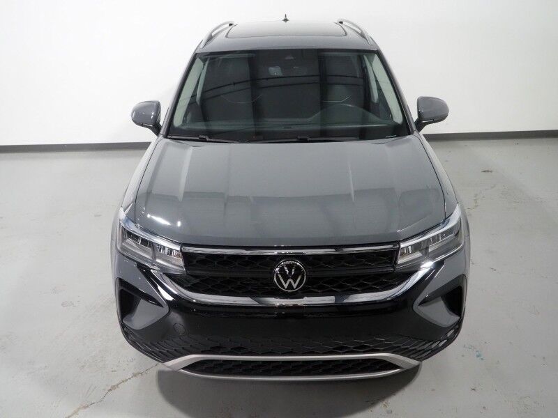 2023 Volkswagen Taos SE *PANORAMA MOONROOF, ADAPTIVE CRUISE, SAFETY ALERTS, DIGITAL COCKPIT, BACKUP-CAMERA, COLOR TOUCHSCREEN, HEATED SEATS/STEERING, REMOTE START, KEYLESS ENTRY, WIRELESS CHARGING, ANDROID & APPLE Round Rock TX