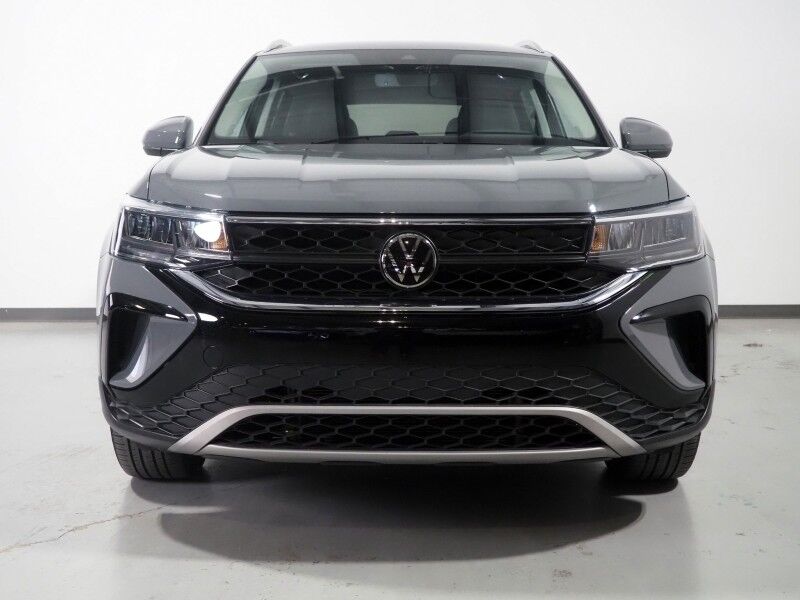 2023 Volkswagen Taos SE *PANORAMA MOONROOF, ADAPTIVE CRUISE, SAFETY ALERTS, DIGITAL COCKPIT, BACKUP-CAMERA, COLOR TOUCHSCREEN, HEATED SEATS/STEERING, REMOTE START, KEYLESS ENTRY, WIRELESS CHARGING, ANDROID & APPLE Round Rock TX