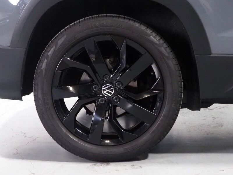2023 Volkswagen Taos SE *PANORAMA MOONROOF, ADAPTIVE CRUISE, SAFETY ALERTS, DIGITAL COCKPIT, BACKUP-CAMERA, COLOR TOUCHSCREEN, HEATED SEATS/STEERING, REMOTE START, KEYLESS ENTRY, WIRELESS CHARGING, ANDROID & APPLE Round Rock TX