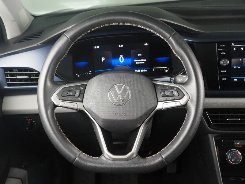 2023 Volkswagen Taos SE *PANORAMA MOONROOF, ADAPTIVE CRUISE, SAFETY ALERTS, DIGITAL COCKPIT, BACKUP-CAMERA, COLOR TOUCHSCREEN, HEATED SEATS/STEERING REMOTE START, KEYLESS ENTRY, WIRELESS CHARGING, ANDROID & APPLE Round Rock TX
