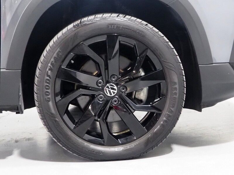 2023 Volkswagen Taos SE *PANORAMA MOONROOF, ADAPTIVE CRUISE, SAFETY ALERTS, DIGITAL COCKPIT, BACKUP-CAMERA, COLOR TOUCHSCREEN, HEATED SEATS/STEERING REMOTE START, KEYLESS ENTRY, WIRELESS CHARGING, ANDROID & APPLE Round Rock TX