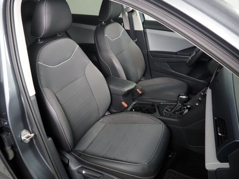 2023 Volkswagen Taos SE *PANORAMA MOONROOF, ADAPTIVE CRUISE, SAFETY ALERTS, DIGITAL COCKPIT, BACKUP-CAMERA, COLOR TOUCHSCREEN, HEATED SEATS/STEERING REMOTE START, KEYLESS ENTRY, WIRELESS CHARGING, ANDROID & APPLE