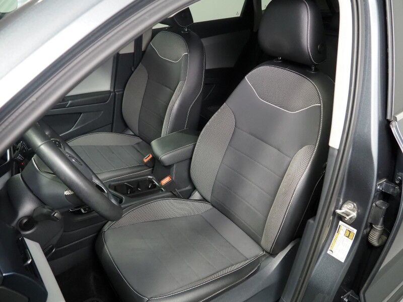 2023 Volkswagen Taos SE *PANORAMA MOONROOF, ADAPTIVE CRUISE, SAFETY ALERTS, DIGITAL COCKPIT, BACKUP-CAMERA, COLOR TOUCHSCREEN, HEATED SEATS/STEERING REMOTE START, KEYLESS ENTRY, WIRELESS CHARGING, ANDROID & APPLE Round Rock TX