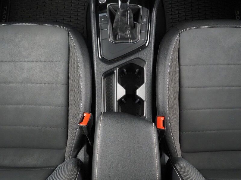 2023 Volkswagen Taos SE *PANORAMA MOONROOF, ADAPTIVE CRUISE, SAFETY ALERTS, DIGITAL COCKPIT, BACKUP-CAMERA, COLOR TOUCHSCREEN, HEATED SEATS/STEERING REMOTE START, KEYLESS ENTRY, WIRELESS CHARGING, ANDROID & APPLE Round Rock TX