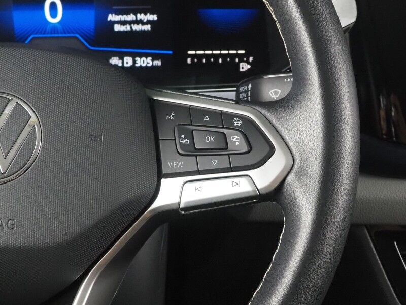 2023 Volkswagen Taos SE *PANORAMA MOONROOF, ADAPTIVE CRUISE, SAFETY ALERTS, DIGITAL COCKPIT, BACKUP-CAMERA, COLOR TOUCHSCREEN, HEATED SEATS/STEERING REMOTE START, KEYLESS ENTRY, WIRELESS CHARGING, ANDROID & APPLE Round Rock TX