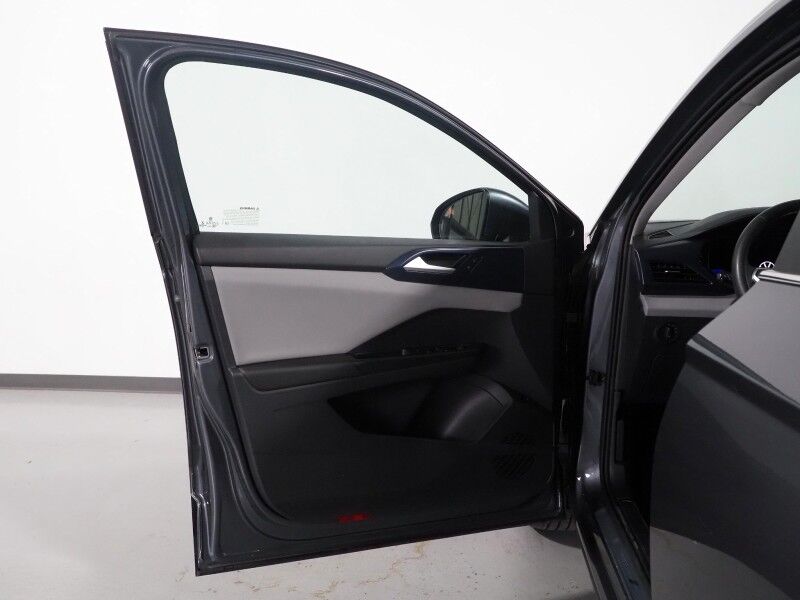 2023 Volkswagen Taos SE *PANORAMA MOONROOF, ADAPTIVE CRUISE, SAFETY ALERTS, DIGITAL COCKPIT, BACKUP-CAMERA, COLOR TOUCHSCREEN, HEATED SEATS/STEERING REMOTE START, KEYLESS ENTRY, WIRELESS CHARGING, ANDROID & APPLE Round Rock TX