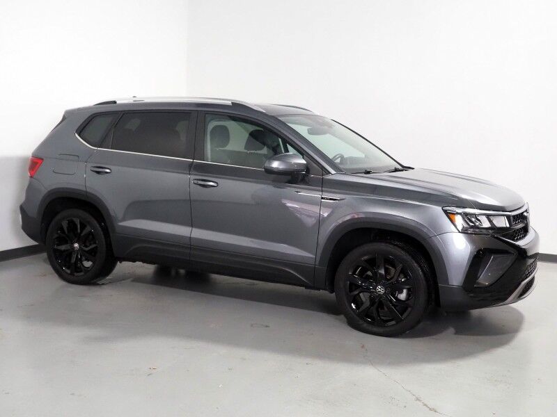 2023 Volkswagen Taos SE *PANORAMA MOONROOF, ADAPTIVE CRUISE, SAFETY ALERTS, DIGITAL COCKPIT, BACKUP-CAMERA, COLOR TOUCHSCREEN, HEATED SEATS/STEERING REMOTE START, KEYLESS ENTRY, WIRELESS CHARGING, ANDROID & APPLE