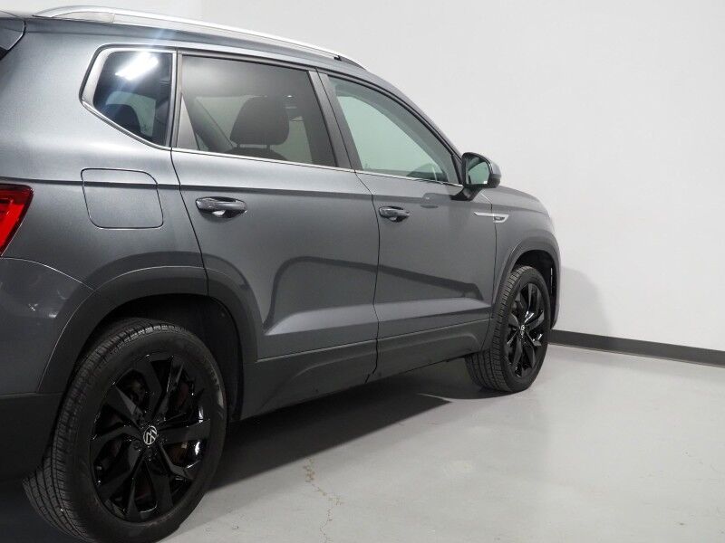 2023 Volkswagen Taos SE *PANORAMA MOONROOF, ADAPTIVE CRUISE, SAFETY ALERTS, DIGITAL COCKPIT, BACKUP-CAMERA, COLOR TOUCHSCREEN, HEATED SEATS/STEERING REMOTE START, KEYLESS ENTRY, WIRELESS CHARGING, ANDROID & APPLE Round Rock TX