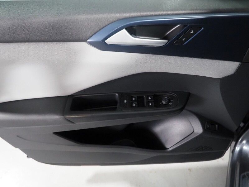 2023 Volkswagen Taos SE *PANORAMA MOONROOF, ADAPTIVE CRUISE, SAFETY ALERTS, DIGITAL COCKPIT, BACKUP-CAMERA, COLOR TOUCHSCREEN, HEATED SEATS/STEERING REMOTE START, KEYLESS ENTRY, WIRELESS CHARGING, ANDROID & APPLE Round Rock TX