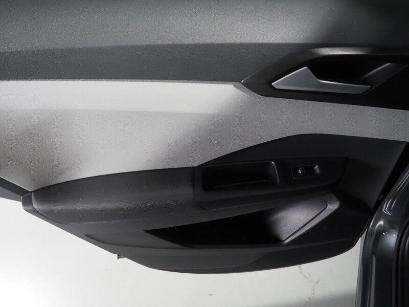 2023 Volkswagen Taos SE *PANORAMA MOONROOF, ADAPTIVE CRUISE, SAFETY ALERTS, DIGITAL COCKPIT, BACKUP-CAMERA, COLOR TOUCHSCREEN, HEATED SEATS/STEERING REMOTE START, KEYLESS ENTRY, WIRELESS CHARGING, ANDROID & APPLE Round Rock TX