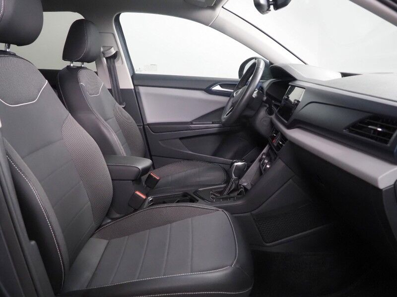 2023 Volkswagen Taos SE *PANORAMA MOONROOF, ADAPTIVE CRUISE, SAFETY ALERTS, DIGITAL COCKPIT, BACKUP-CAMERA, COLOR TOUCHSCREEN, HEATED SEATS/STEERING REMOTE START, KEYLESS ENTRY, WIRELESS CHARGING, ANDROID & APPLE Round Rock TX