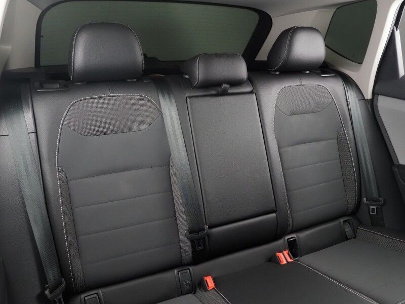 2023 Volkswagen Taos SE *PANORAMA MOONROOF, ADAPTIVE CRUISE, SAFETY ALERTS, DIGITAL COCKPIT, BACKUP-CAMERA, COLOR TOUCHSCREEN, HEATED SEATS/STEERING REMOTE START, KEYLESS ENTRY, WIRELESS CHARGING, ANDROID & APPLE Round Rock TX