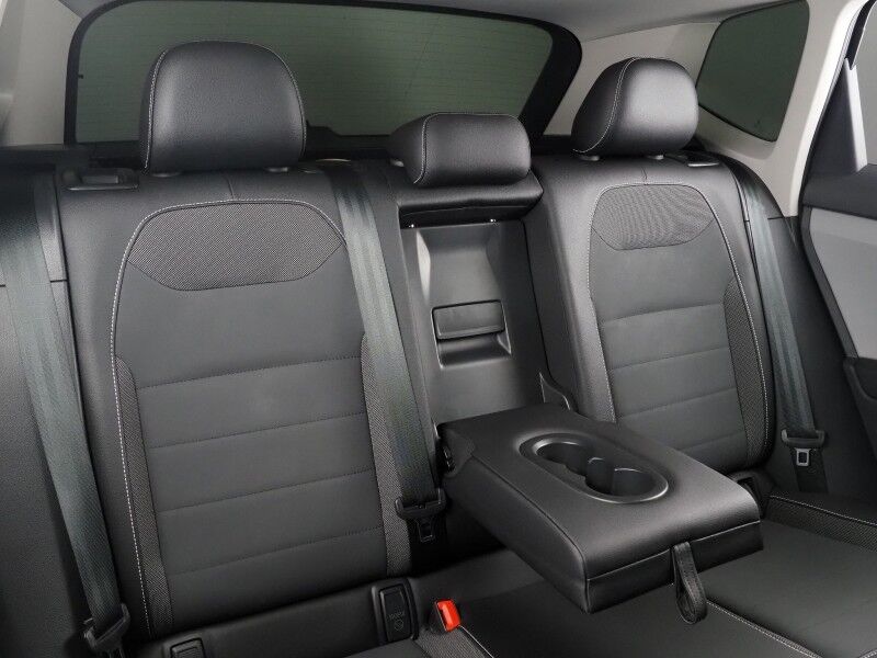 2023 Volkswagen Taos SE *PANORAMA MOONROOF, ADAPTIVE CRUISE, SAFETY ALERTS, DIGITAL COCKPIT, BACKUP-CAMERA, COLOR TOUCHSCREEN, HEATED SEATS/STEERING REMOTE START, KEYLESS ENTRY, WIRELESS CHARGING, ANDROID & APPLE Round Rock TX