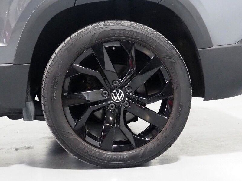 2023 Volkswagen Taos SE *PANORAMA MOONROOF, ADAPTIVE CRUISE, SAFETY ALERTS, DIGITAL COCKPIT, BACKUP-CAMERA, COLOR TOUCHSCREEN, HEATED SEATS/STEERING REMOTE START, KEYLESS ENTRY, WIRELESS CHARGING, ANDROID & APPLE Round Rock TX