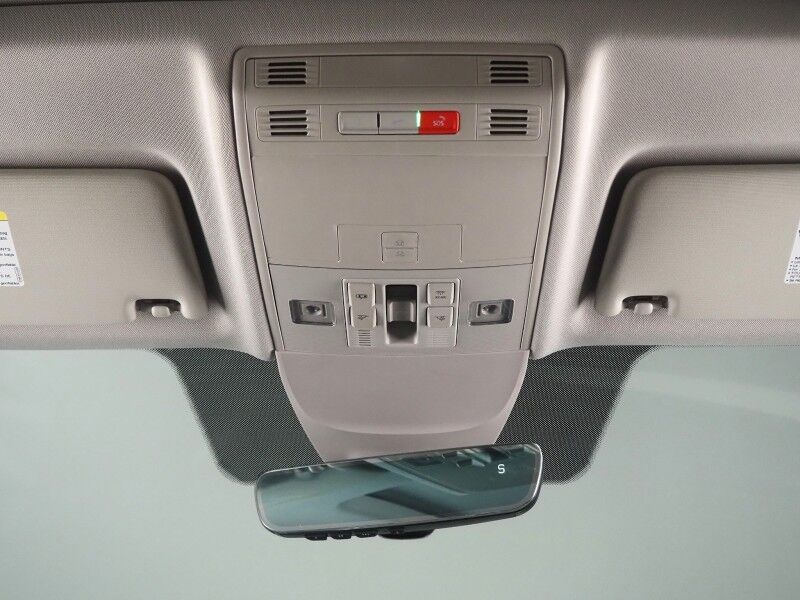 2023 Volkswagen Taos SE *PANORAMA MOONROOF, ADAPTIVE CRUISE, SAFETY ALERTS, DIGITAL COCKPIT, BACKUP-CAMERA, COLOR TOUCHSCREEN, HEATED SEATS/STEERING, REMOTE START, KEYLESS ENTRY, WIRELESS CHARGING, ANDROID & APPLE Round Rock TX