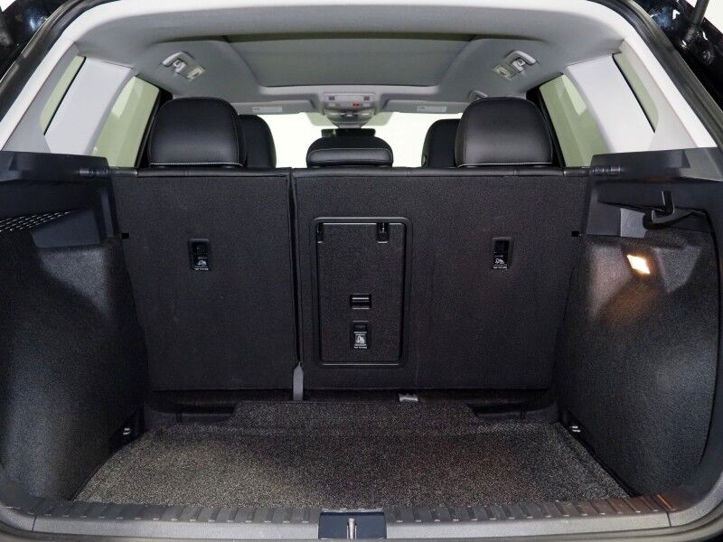 2023 Volkswagen Taos SE *PANORAMA MOONROOF, ADAPTIVE CRUISE, SAFETY ALERTS, DIGITAL COCKPIT, BACKUP-CAMERA, COLOR TOUCHSCREEN, HEATED SEATS/STEERING, REMOTE START, KEYLESS ENTRY, WIRELESS CHARGING, ANDROID & APPLE Round Rock TX