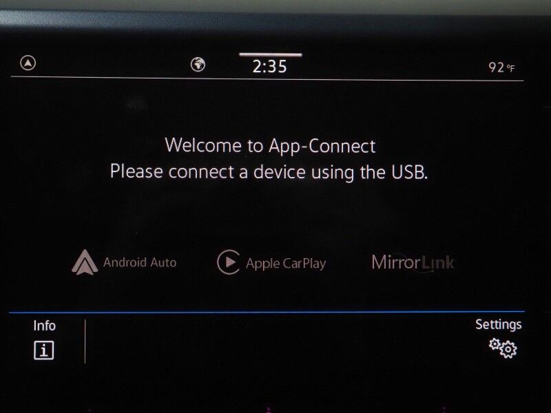 2023 Volkswagen Taos SE *PANORAMA MOONROOF, ADAPTIVE CRUISE, SAFETY ALERTS, DIGITAL COCKPIT, BACKUP-CAMERA, COLOR TOUCHSCREEN, HEATED SEATS/STEERING, REMOTE START, KEYLESS ENTRY, WIRELESS CHARGING, ANDROID & APPLE Round Rock TX
