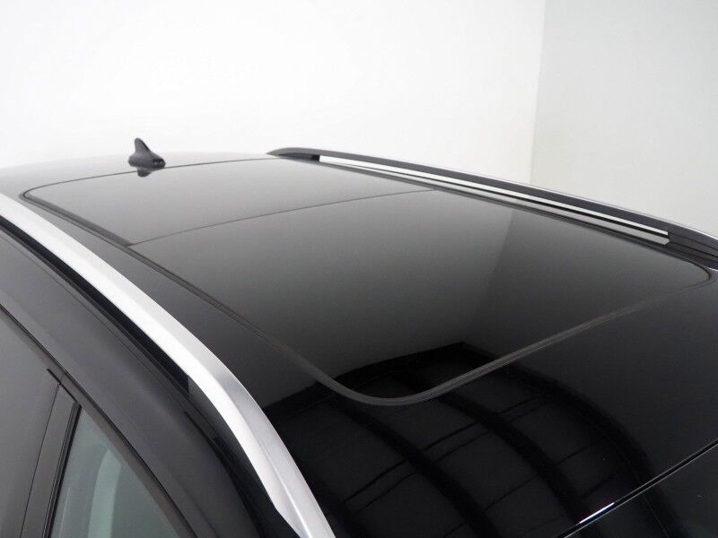 2023 Volkswagen Taos SE *PANORAMA MOONROOF, ADAPTIVE CRUISE, SAFETY ALERTS, DIGITAL COCKPIT, BACKUP-CAMERA, COLOR TOUCHSCREEN, HEATED SEATS/STEERING, REMOTE START, KEYLESS ENTRY, WIRELESS CHARGING, ANDROID & APPLE Round Rock TX