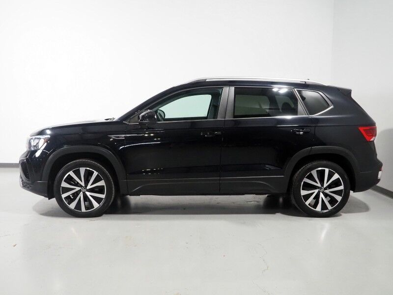 2023 Volkswagen Taos SE *PANORAMA MOONROOF, ADAPTIVE CRUISE, SAFETY ALERTS, DIGITAL COCKPIT, BACKUP-CAMERA, COLOR TOUCHSCREEN, HEATED SEATS/STEERING, REMOTE START, KEYLESS ENTRY, WIRELESS CHARGING, ANDROID & APPLE Round Rock TX