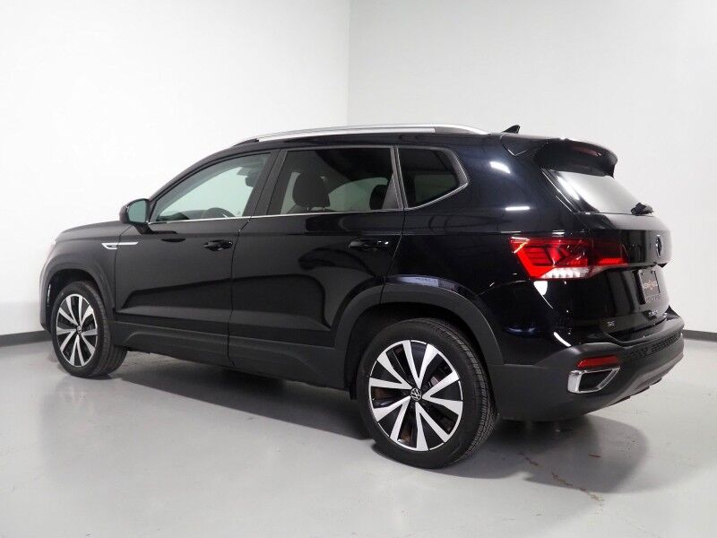 2023 Volkswagen Taos SE *PANORAMA MOONROOF, ADAPTIVE CRUISE, SAFETY ALERTS, DIGITAL COCKPIT, BACKUP-CAMERA, COLOR TOUCHSCREEN, HEATED SEATS/STEERING, REMOTE START, KEYLESS ENTRY, WIRELESS CHARGING, ANDROID & APPLE Round Rock TX