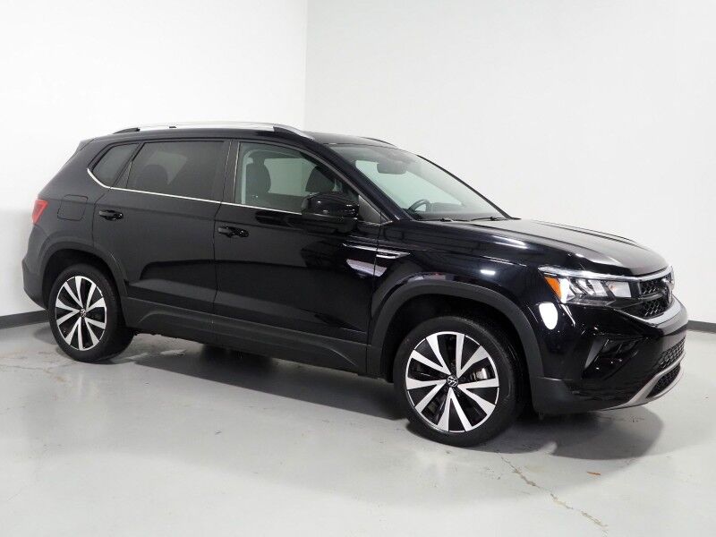 2023 Volkswagen Taos SE *PANORAMA MOONROOF, ADAPTIVE CRUISE, SAFETY ALERTS, DIGITAL COCKPIT, BACKUP-CAMERA, COLOR TOUCHSCREEN, HEATED SEATS/STEERING, REMOTE START, KEYLESS ENTRY, WIRELESS CHARGING, ANDROID & APPLE