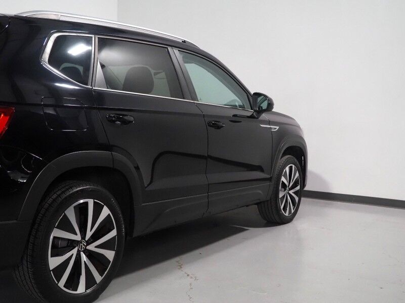 2023 Volkswagen Taos SE *PANORAMA MOONROOF, ADAPTIVE CRUISE, SAFETY ALERTS, DIGITAL COCKPIT, BACKUP-CAMERA, COLOR TOUCHSCREEN, HEATED SEATS/STEERING, REMOTE START, KEYLESS ENTRY, WIRELESS CHARGING, ANDROID & APPLE Round Rock TX