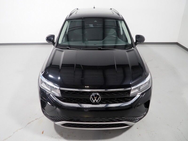 2023 Volkswagen Taos SE *PANORAMA MOONROOF, ADAPTIVE CRUISE, SAFETY ALERTS, DIGITAL COCKPIT, BACKUP-CAMERA, COLOR TOUCHSCREEN, HEATED SEATS/STEERING, REMOTE START, KEYLESS ENTRY, WIRELESS CHARGING, ANDROID & APPLE Round Rock TX