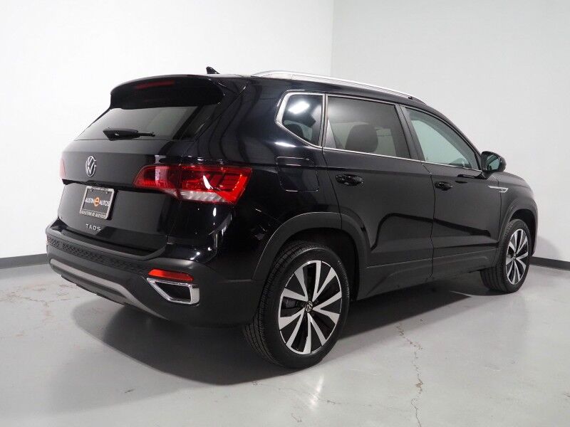 2023 Volkswagen Taos SE *PANORAMA MOONROOF, ADAPTIVE CRUISE, SAFETY ALERTS, DIGITAL COCKPIT, BACKUP-CAMERA, COLOR TOUCHSCREEN, HEATED SEATS/STEERING, REMOTE START, KEYLESS ENTRY, WIRELESS CHARGING, ANDROID & APPLE Round Rock TX