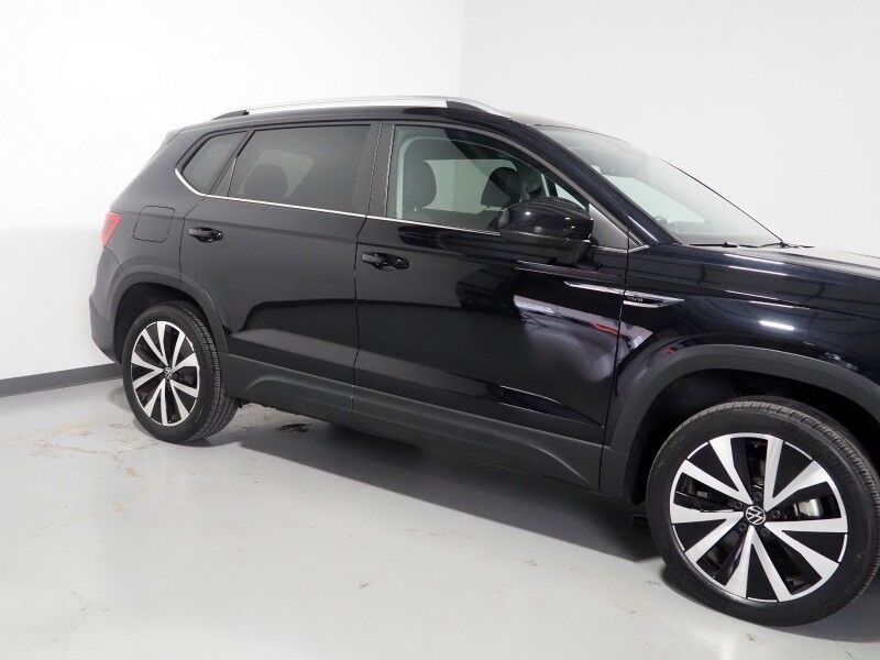 2023 Volkswagen Taos SE *PANORAMA MOONROOF, ADAPTIVE CRUISE, SAFETY ALERTS, DIGITAL COCKPIT, BACKUP-CAMERA, COLOR TOUCHSCREEN, HEATED SEATS/STEERING, REMOTE START, KEYLESS ENTRY, WIRELESS CHARGING, ANDROID & APPLE Round Rock TX