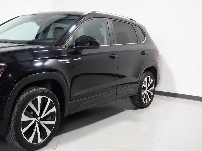 2023 Volkswagen Taos SE *PANORAMA MOONROOF, ADAPTIVE CRUISE, SAFETY ALERTS, DIGITAL COCKPIT, BACKUP-CAMERA, COLOR TOUCHSCREEN, HEATED SEATS/STEERING, REMOTE START, KEYLESS ENTRY, WIRELESS CHARGING, ANDROID & APPLE Round Rock TX