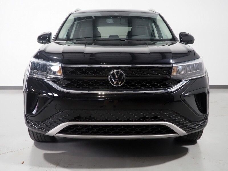 2023 Volkswagen Taos SE *PANORAMA MOONROOF, ADAPTIVE CRUISE, SAFETY ALERTS, DIGITAL COCKPIT, BACKUP-CAMERA, COLOR TOUCHSCREEN, HEATED SEATS/STEERING, REMOTE START, KEYLESS ENTRY, WIRELESS CHARGING, ANDROID & APPLE Round Rock TX