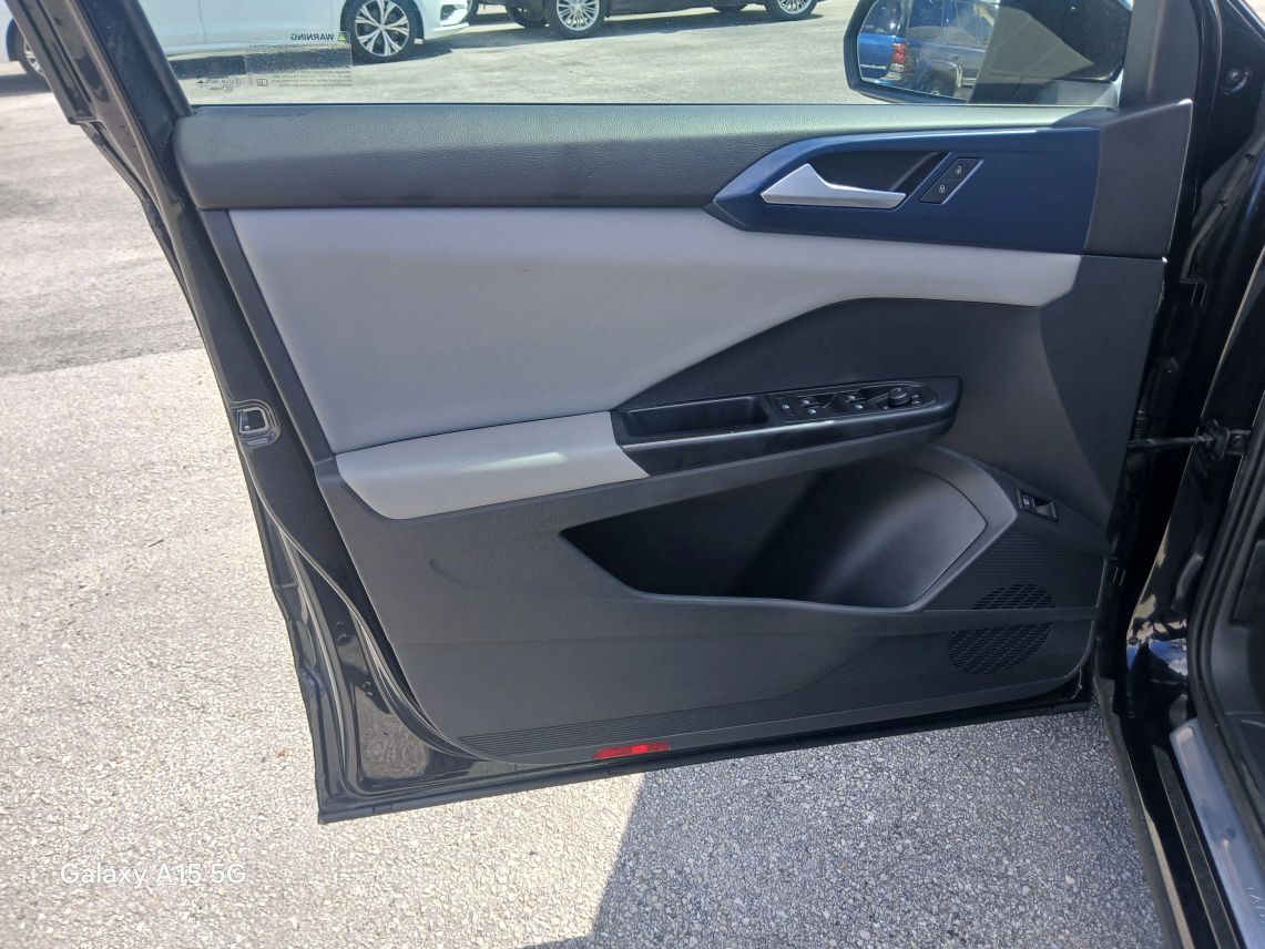 2023 Volkswagen Taos SE Sport Utility 4D Maitland FL