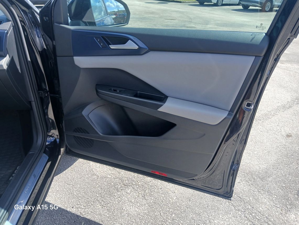 2023 Volkswagen Taos SE Sport Utility 4D Maitland FL