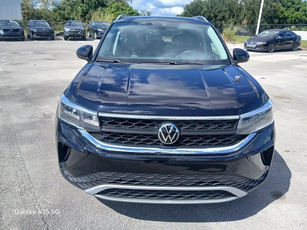 2023 Volkswagen Taos SE Sport Utility 4D