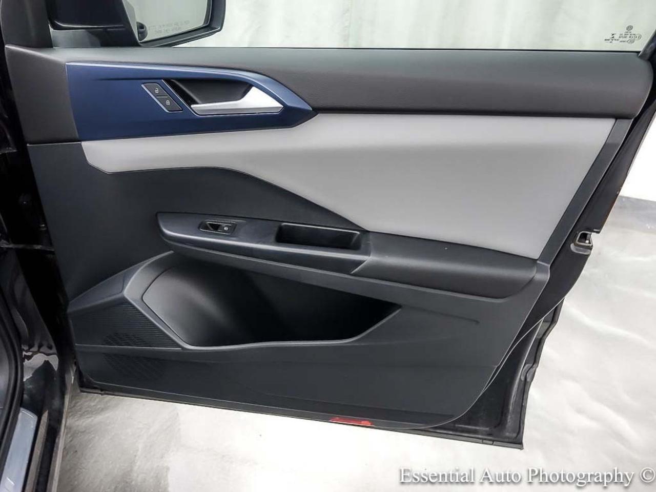 2023 Volkswagen Taos SE Willowbrook IL