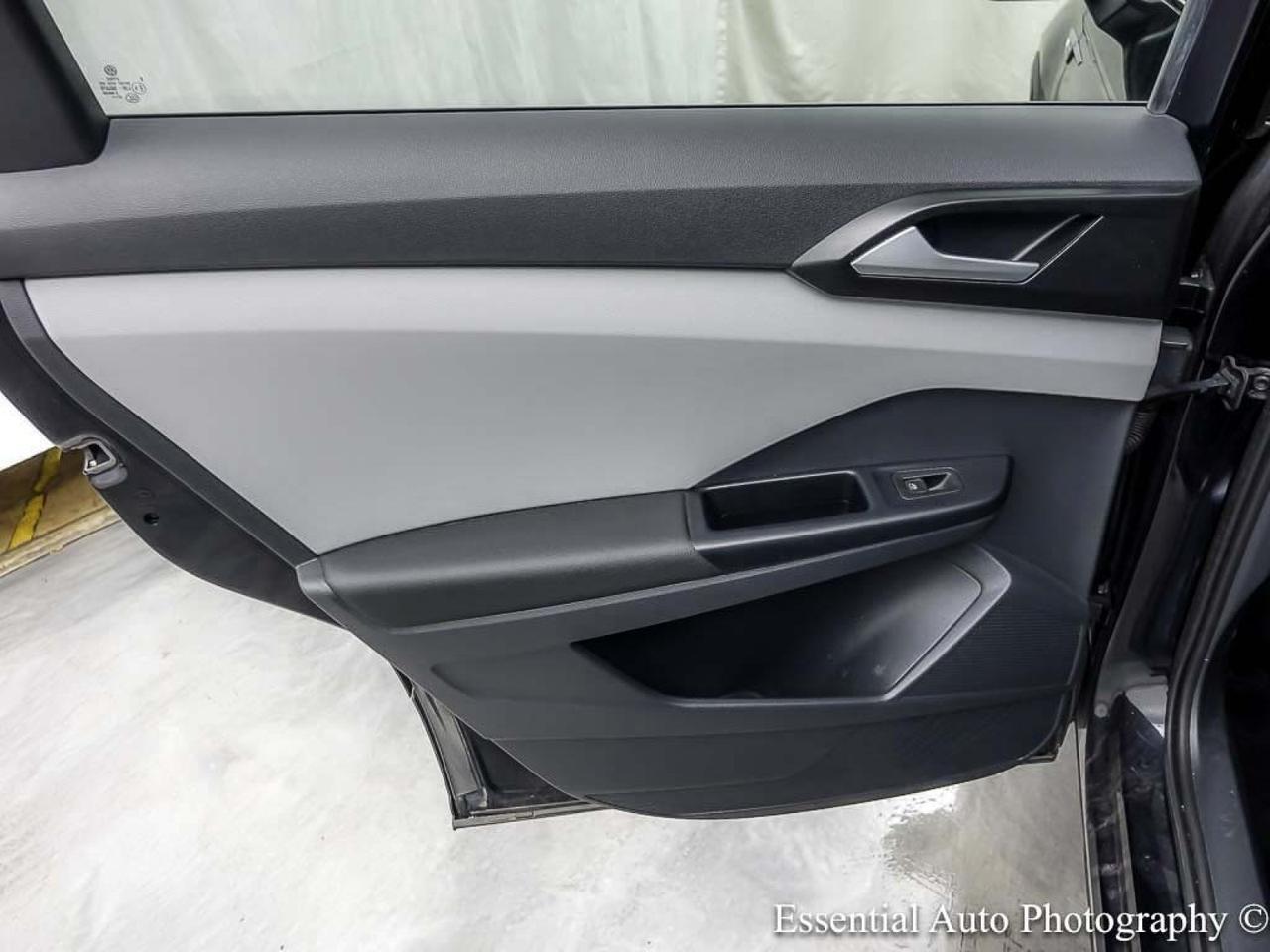 2023 Volkswagen Taos SE Willowbrook IL