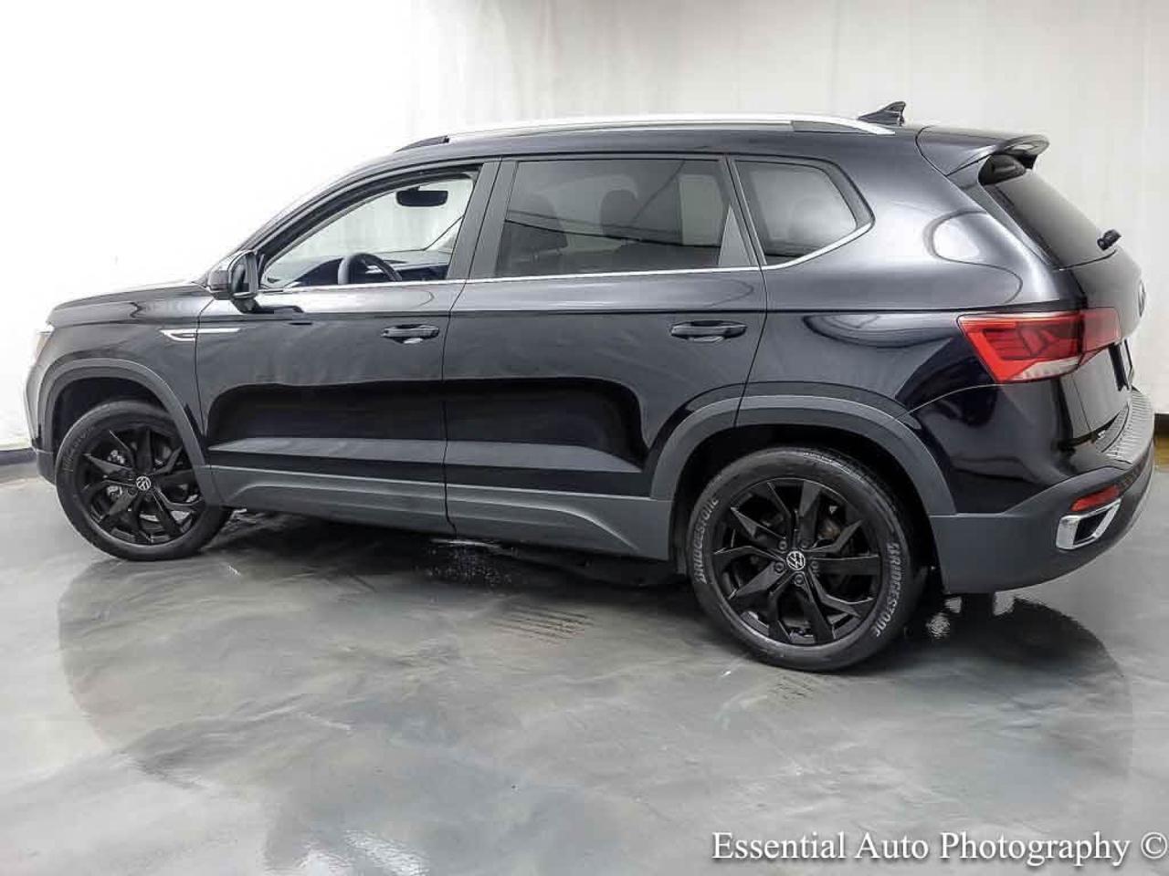2023 Volkswagen Taos SE Willowbrook IL