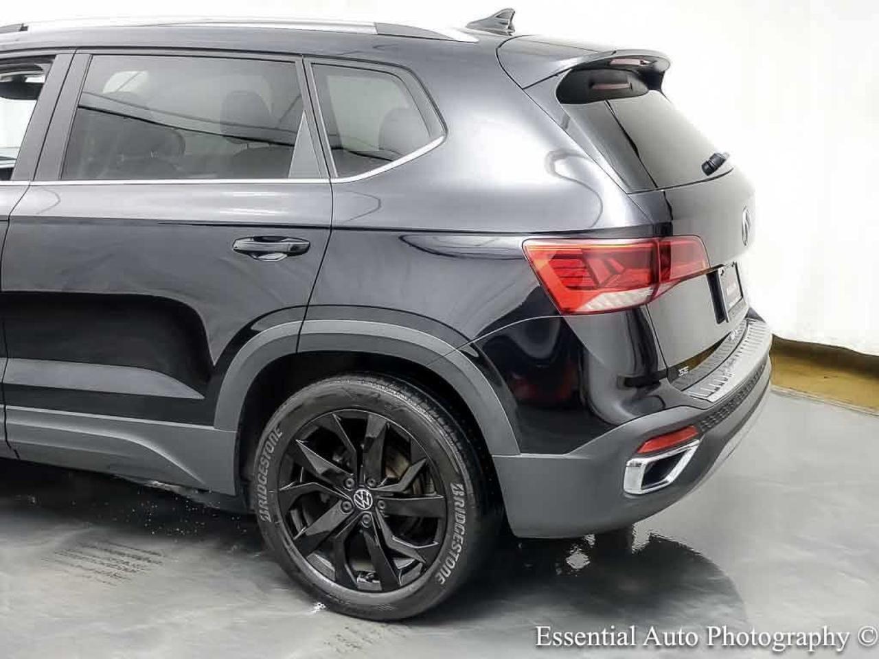 2023 Volkswagen Taos SE Willowbrook IL