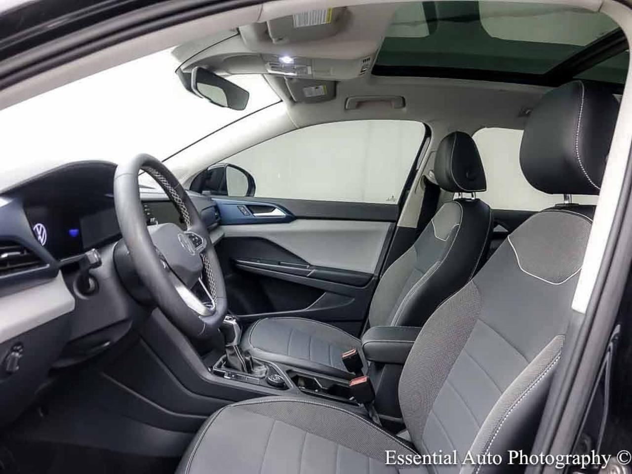 2023 Volkswagen Taos SE Willowbrook IL