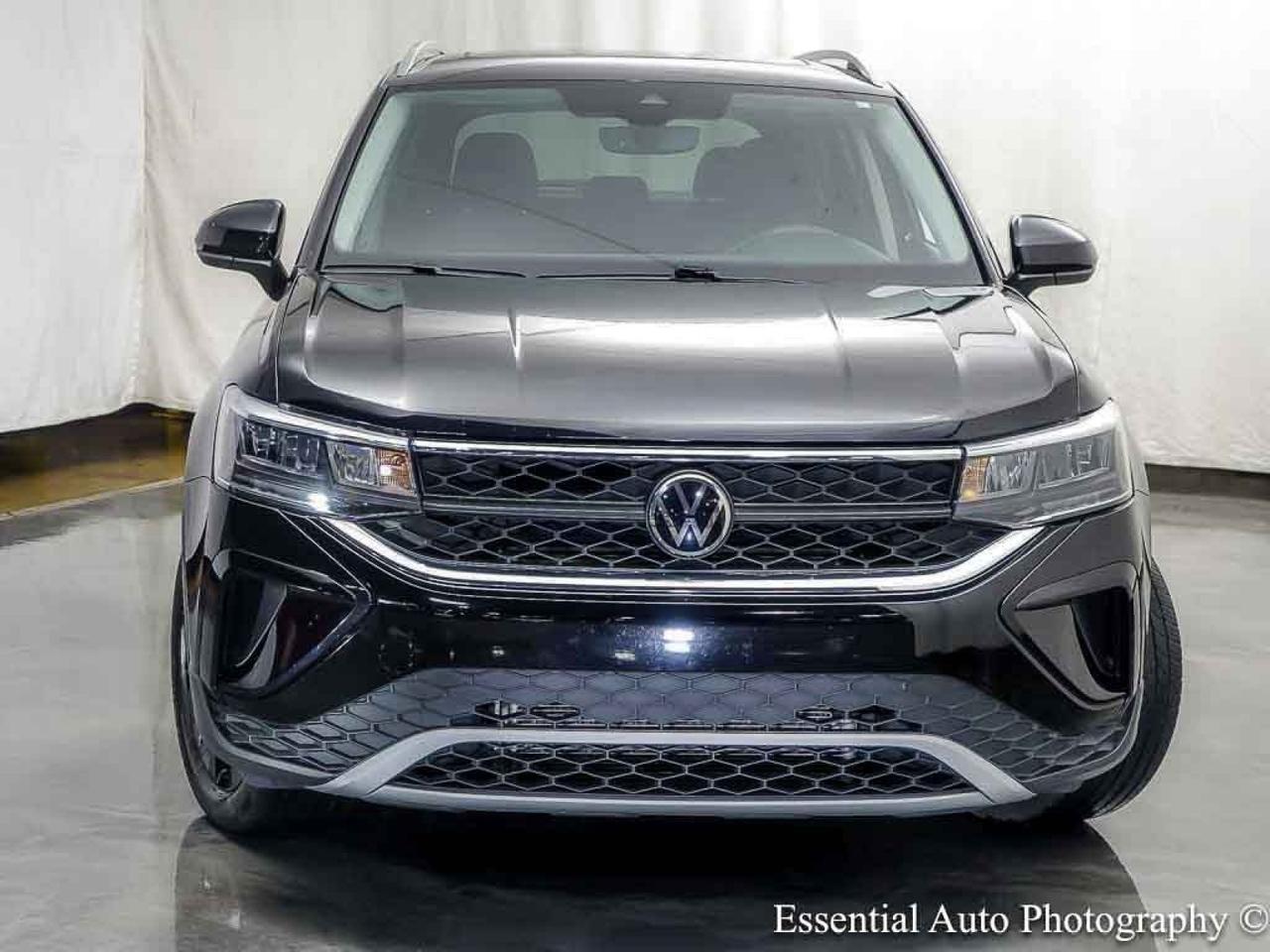 2023 Volkswagen Taos SE Willowbrook IL